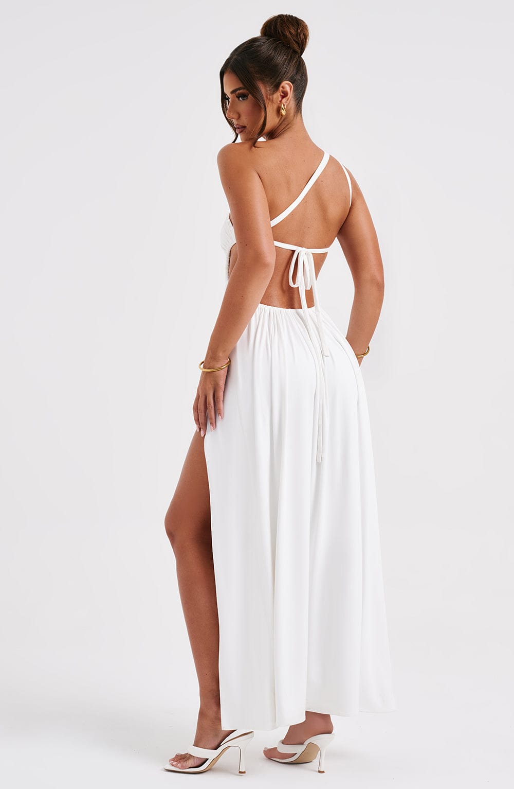 Luvrefashion | Alecia White Maxi Dress in XS - styled look