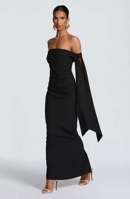 Luvrefashion | Addie Black Maxi Dress in XS - detail view