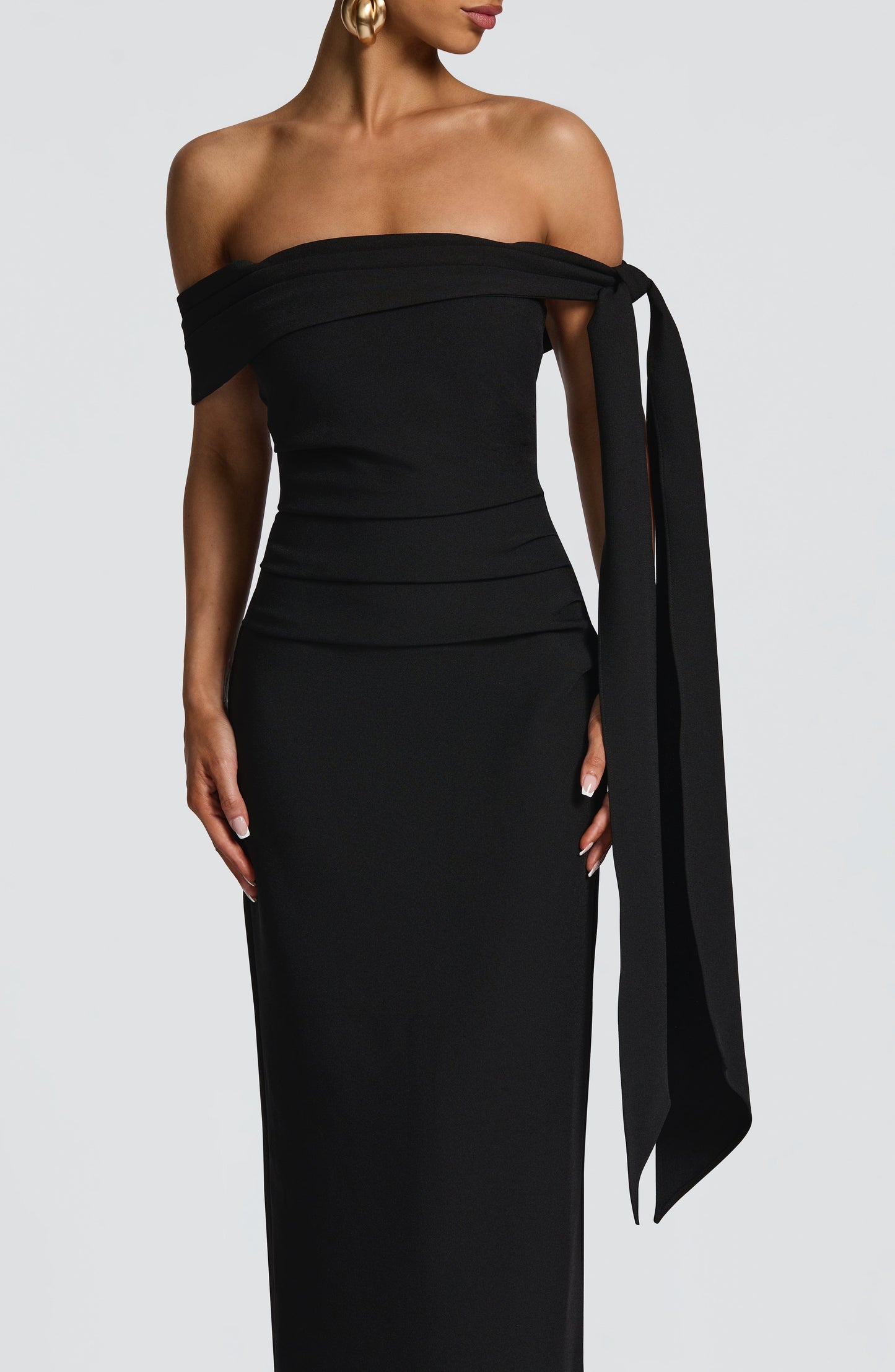 Luvrefashion | Addie Black Maxi Dress in XS - styled look