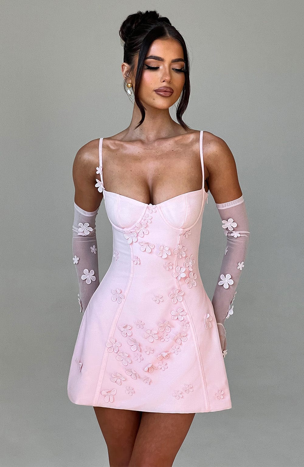 Luvrefashion | Blush Dalary Mini Dress in XS - styled look