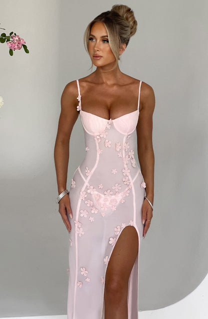Luvrefashion | Dalary Blush Maxi Dress in XS - styled look
