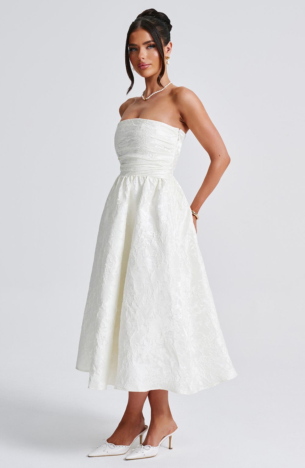 Luvrefashion | Ivory Saoirse Midi Dress in XS - styled look