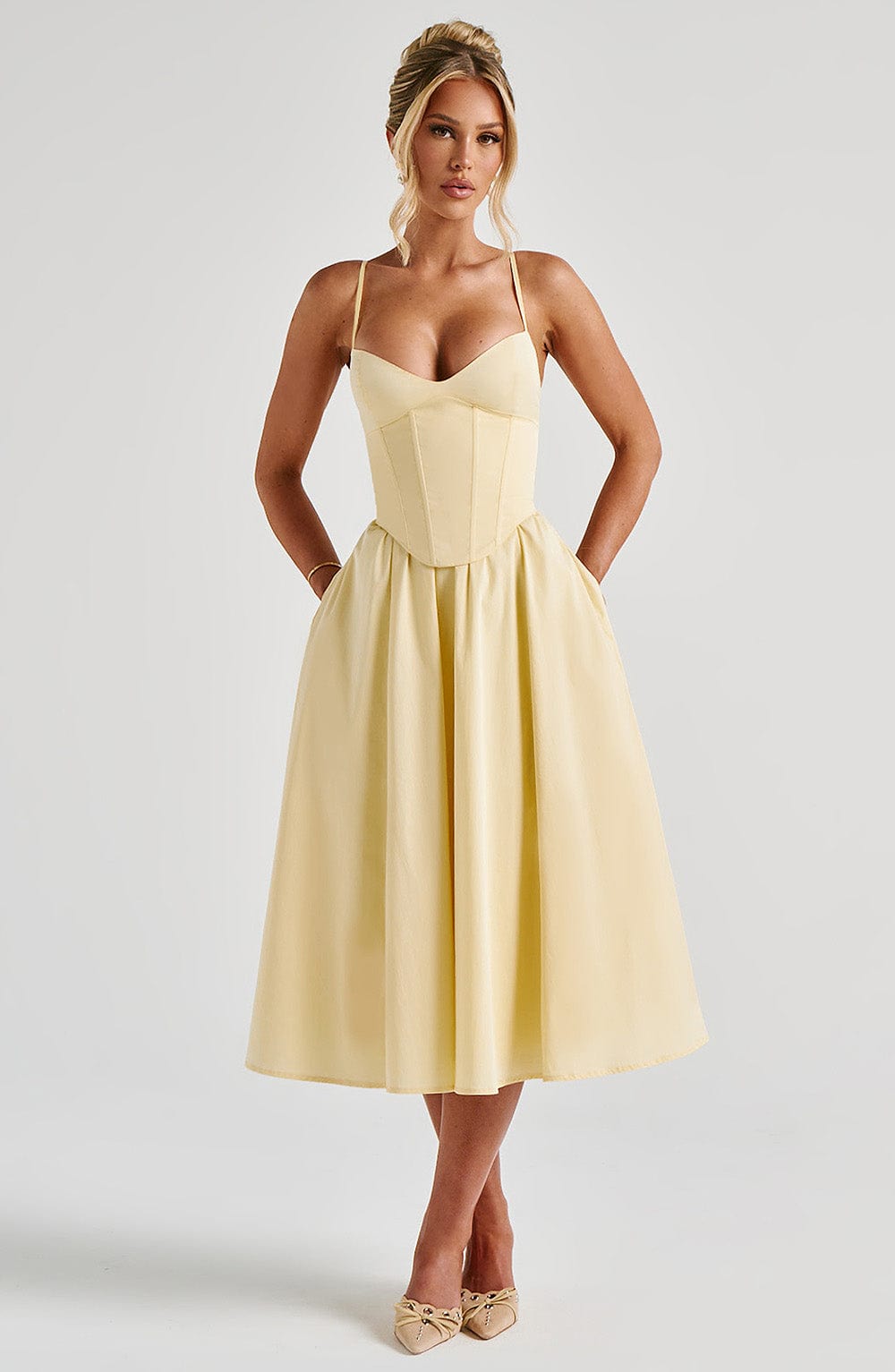 Luvrefashion | Mariella Lemon Midi Dress in XS - styled look