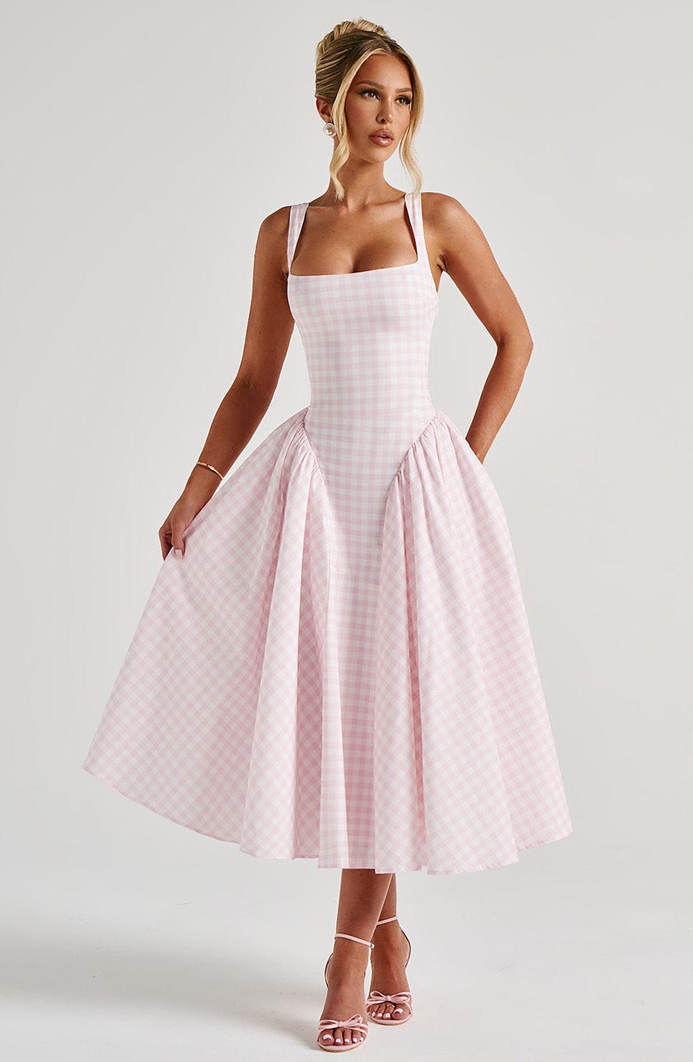 Luvrefashion | Sherrie Blush Gingham Midi Dress in XS - styled look