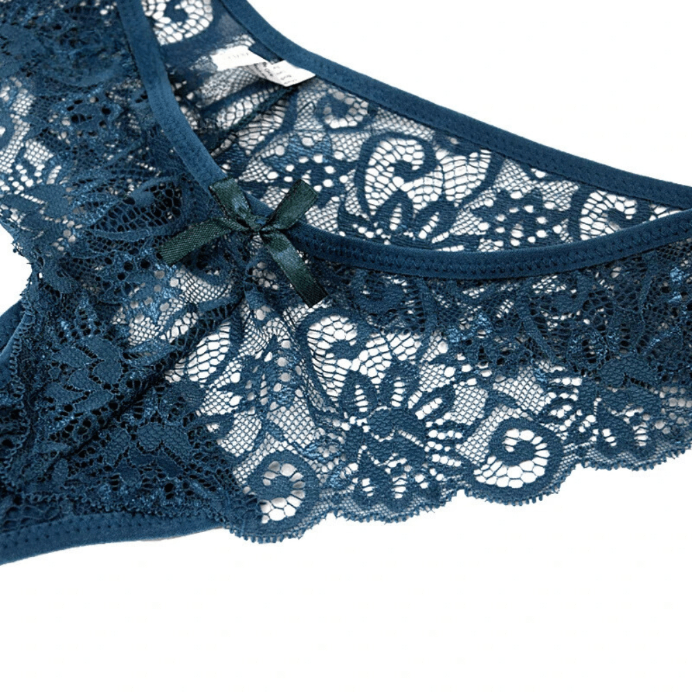 Low-Waist Lace G-String Women's Underwear with Transparent Detailing