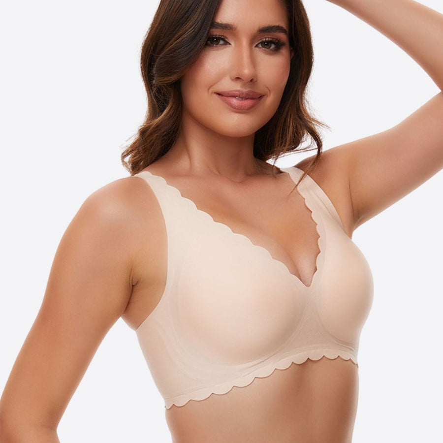 Magic Scallop Seamless Wireless Bra with Deep V Neckline