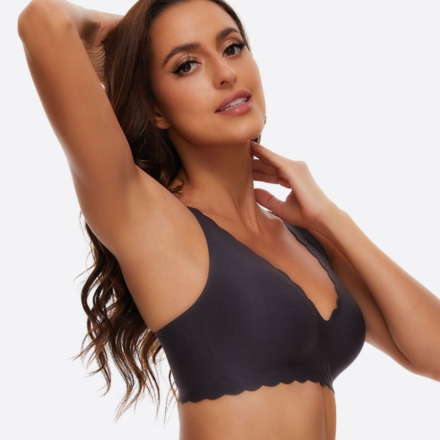 Magic Scallop Seamless Wireless Bra with Deep V Neckline