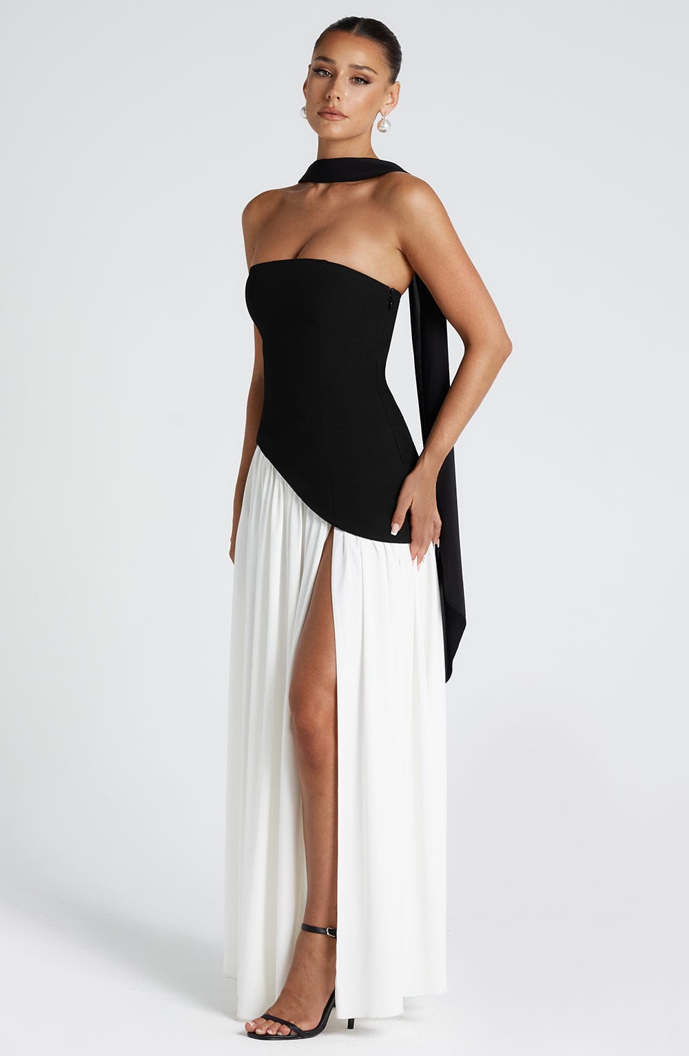 Maliyah Black and White Maxi Dress in XS - styled look
