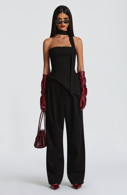 Chloe Black Sleeveless Top for Summer Fashion