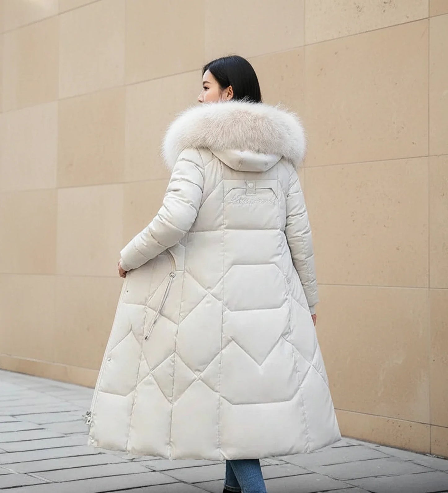 Quilted Hooded Jacket in White - detail view