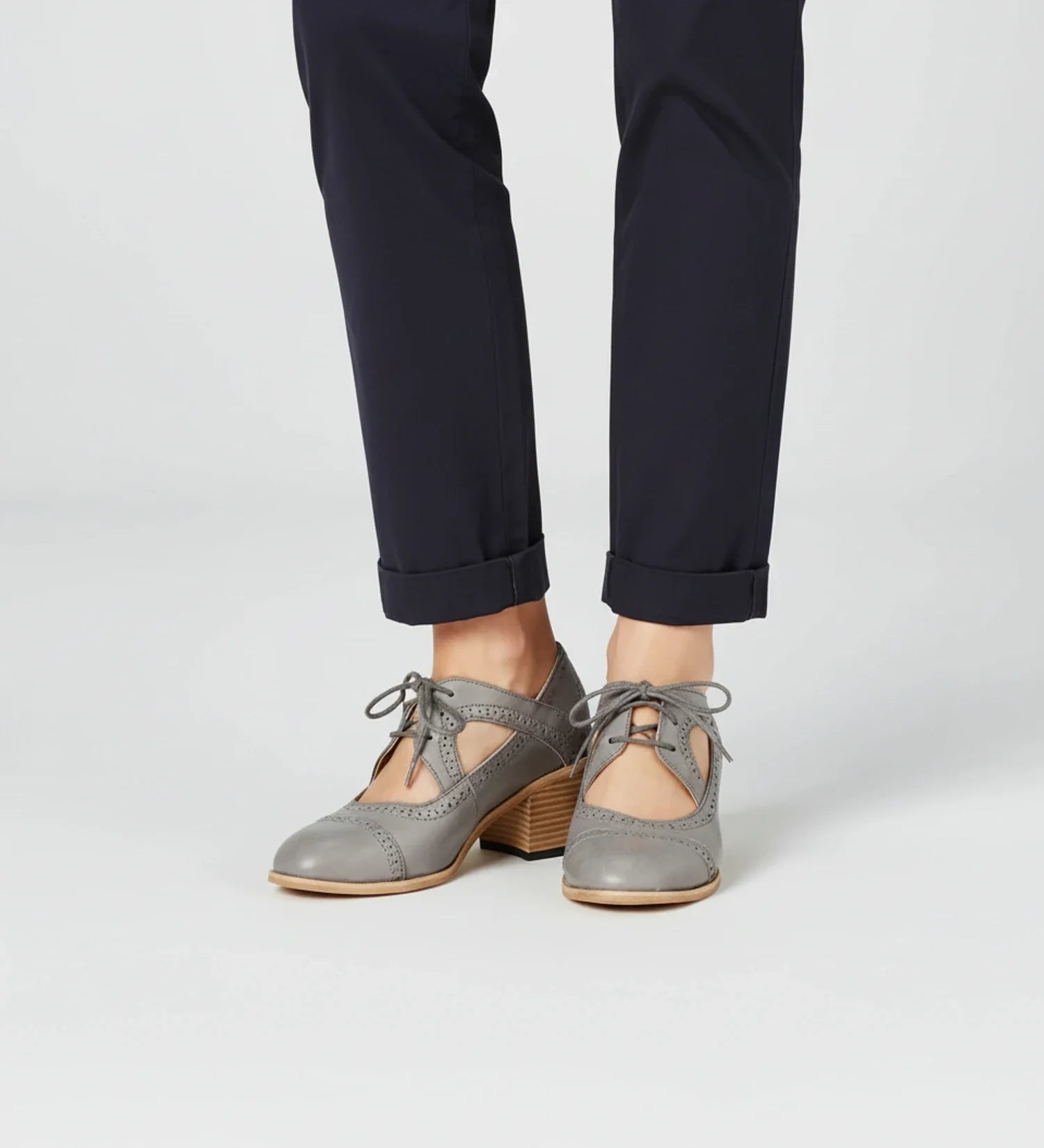 Luvrefashion | Ladies' Block Heel Oxford Lace Up Shoes in Black - image 6