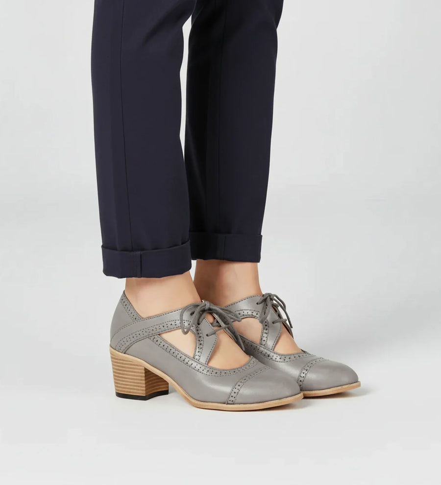 Luvrefashion | Ladies' Block Heel Oxford Lace Up Shoes in Black - detail view
