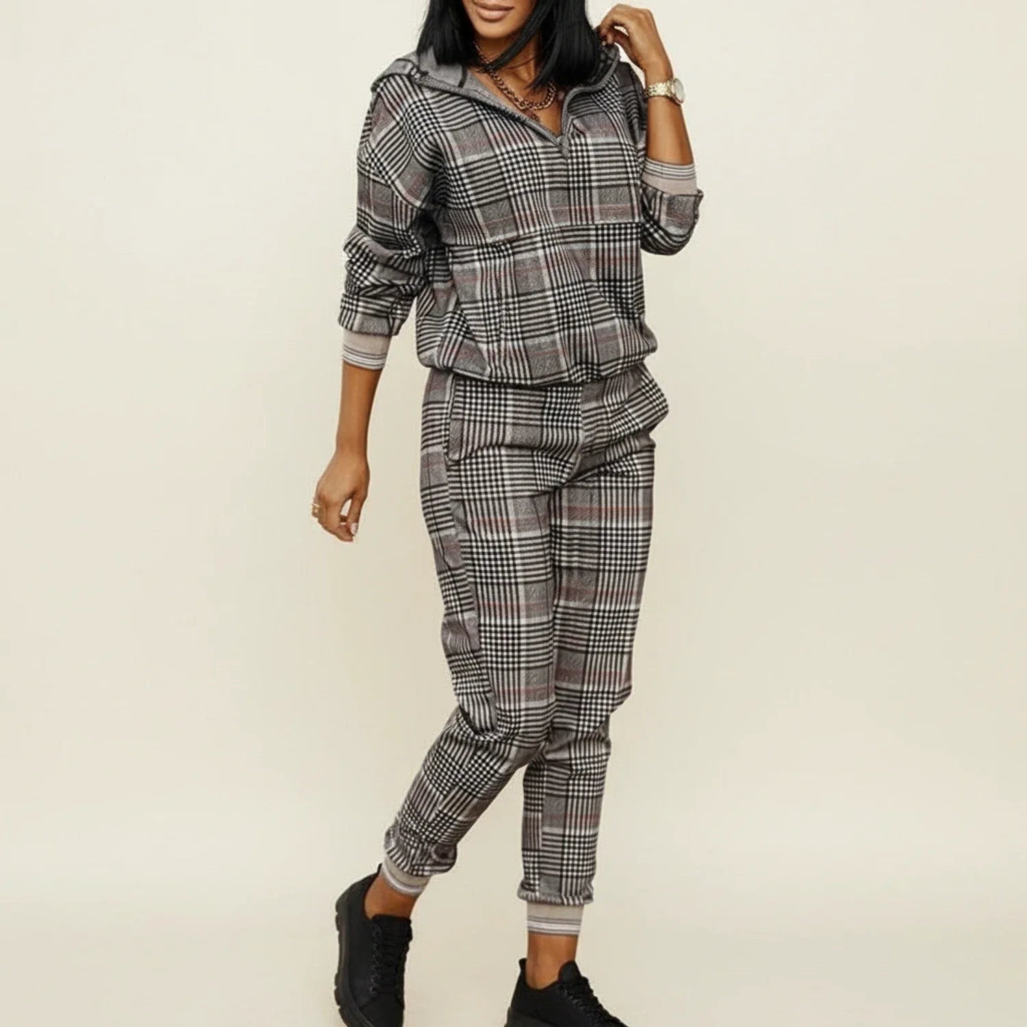 Luvrefashion | Jogger Set Two Piece Outfit in Black - detail view